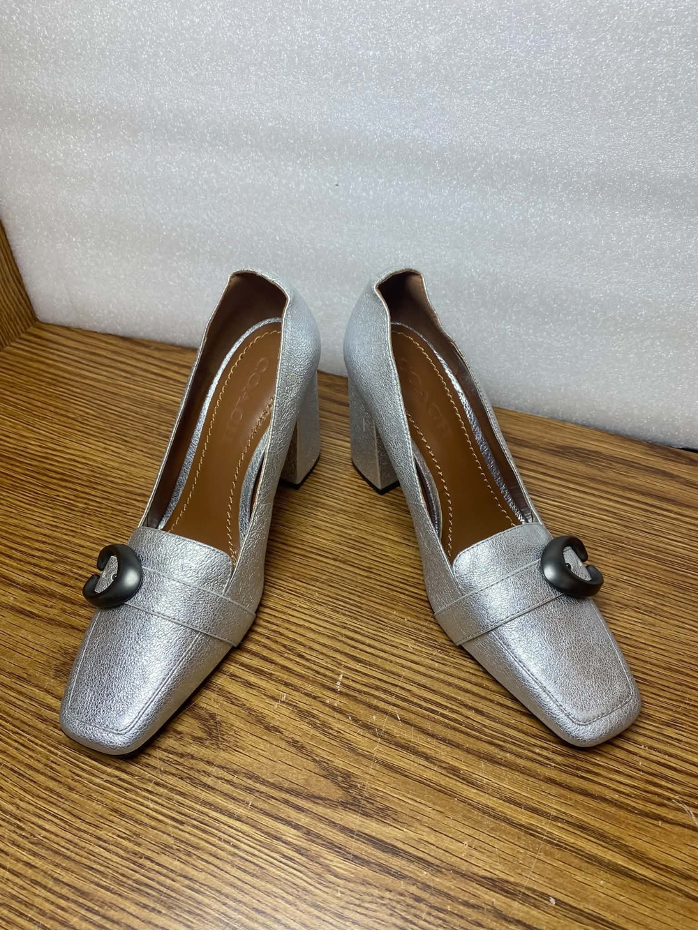 Coach Women's C-Logo Buckle Silver Metallic Crackle Leather Heels Size 5 Slip On